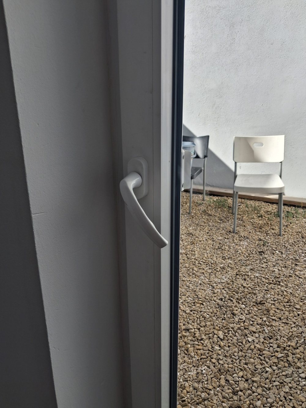 Fenêtre à contrôler pour réglage et réparation de châssis à Namur