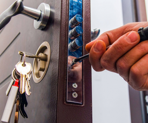 Installation de porte blindée